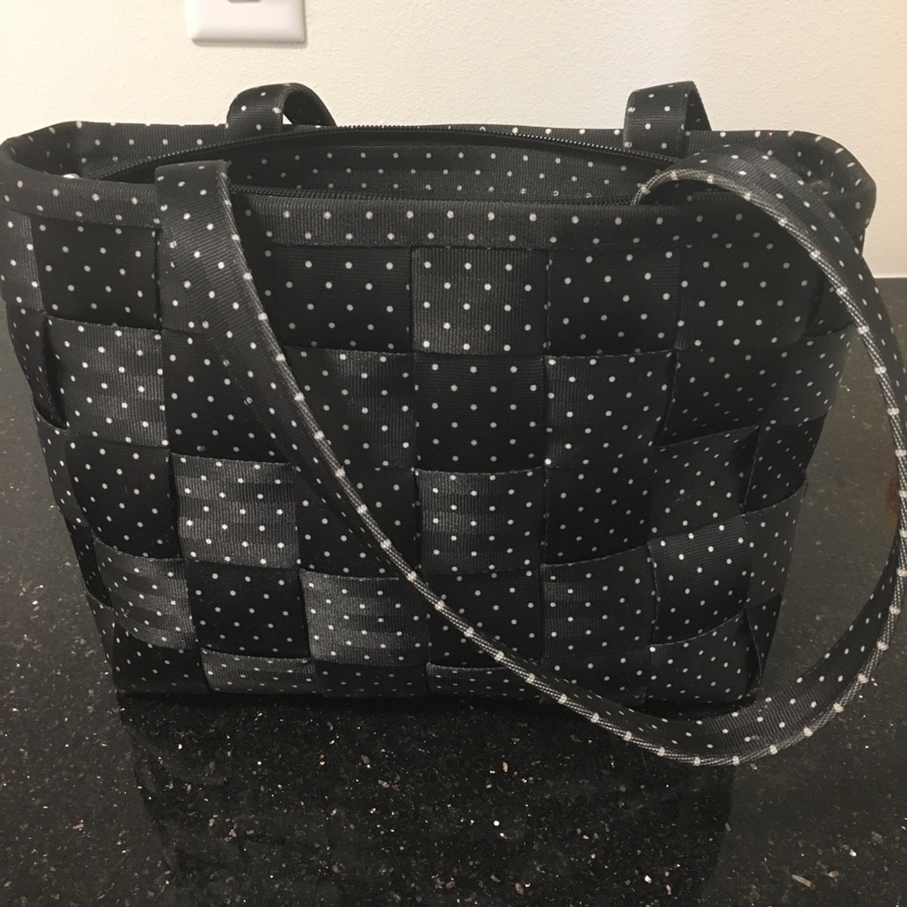 Harvey’s seatbelt bag large tote B&W polka dot!